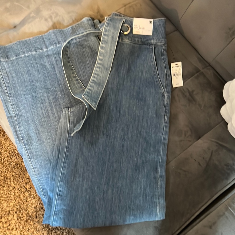 High waisted jeans